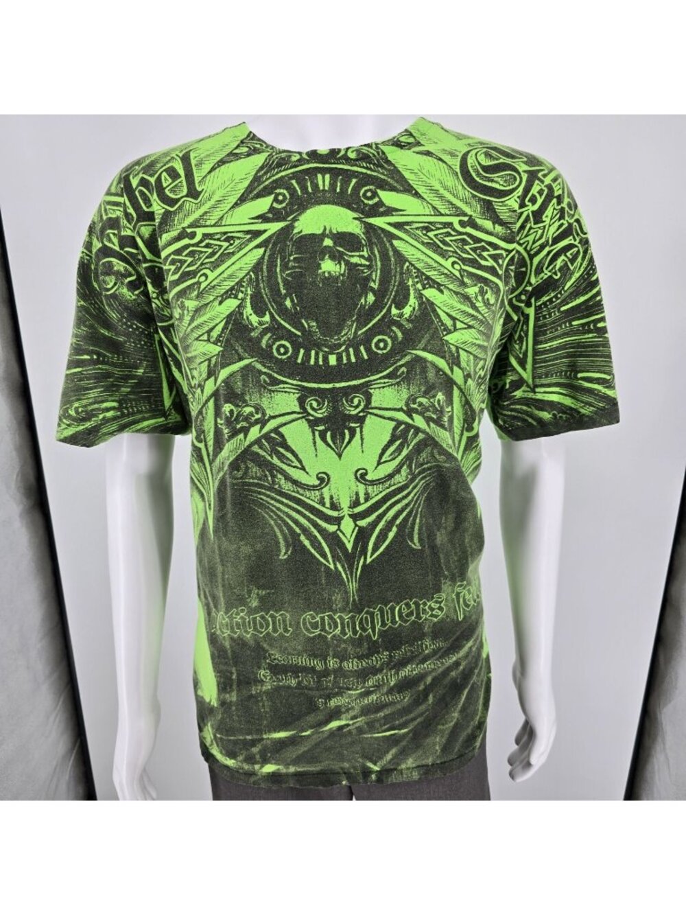 Y2K Revolutionary Rebel Strife Action Conquers Fear Green Graphic T-Shirt (XXL)